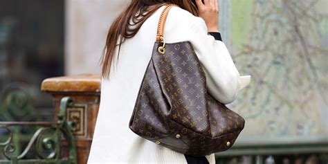 louis vuitton christmas shopping bag|louis vuitton shopper bag price.